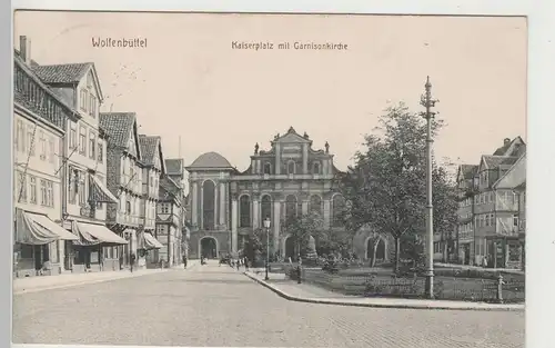 (81825) AK Wolfenbüttel, Kaiserplatz mit Garnisonskirche, 1915