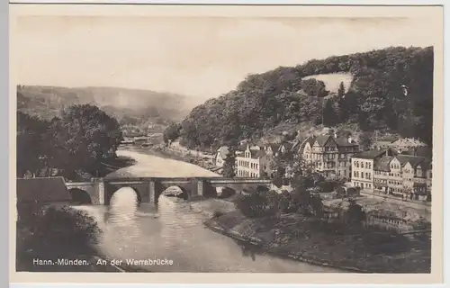 (49075) Foto AK Hann.-Münden, An der Werrabrücke, 1928