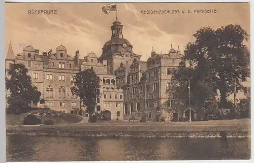 (39400) AK Bückeburg, Residenzschloss von der Parkseite 1910