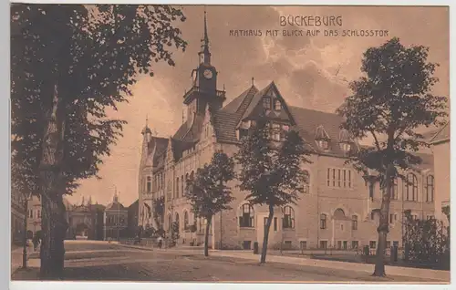 (107282) AK Bückeburg, Rathaus m. Bl.a. d. Schlosstor, um 1910