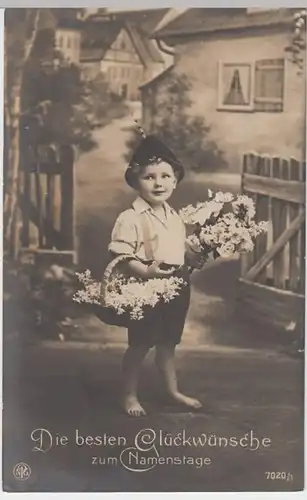 (4589) Foto AK Namenstag, kleiner Junge, Blütenkorb, Blumen 1922-23