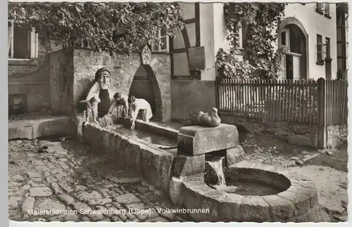 (67949) Foto AK Schwalenberg, Volkwinbrunnen, nach 1945