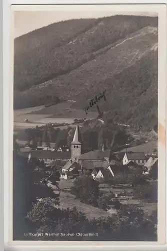 (100500) Foto AK Wenholthausen, Sauerland, Ortsansicht mit Kirche, vor 1945