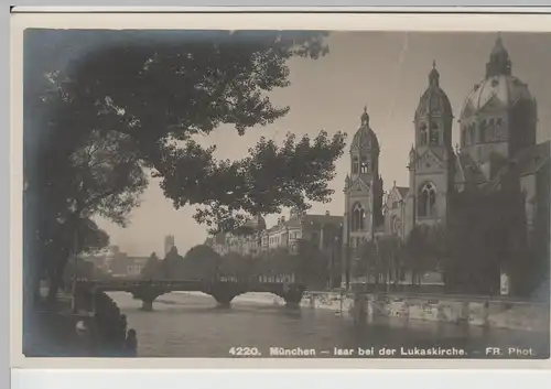 (65840) Foto AK München, Isar bei der Lukaskirche, vor 1945