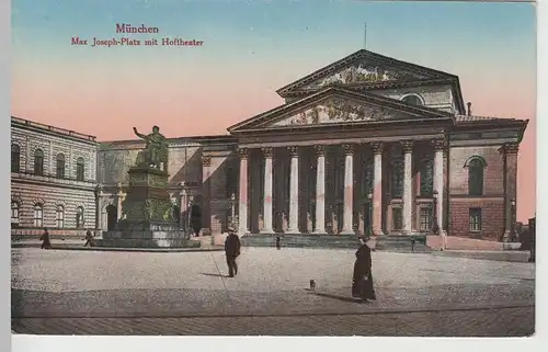 (65835) AK München, Max Joseph-Platz mit Hoftheater, vor 1945