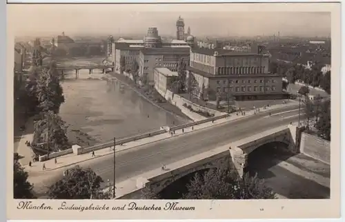 (4785) Foto AK München, Ludwigsbrücke und Deutsches Museum 1940