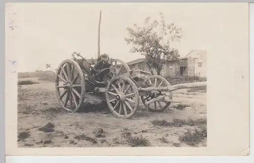 (85973) Foto AK Geschütz auf Holzrädern, 1. WK 1917