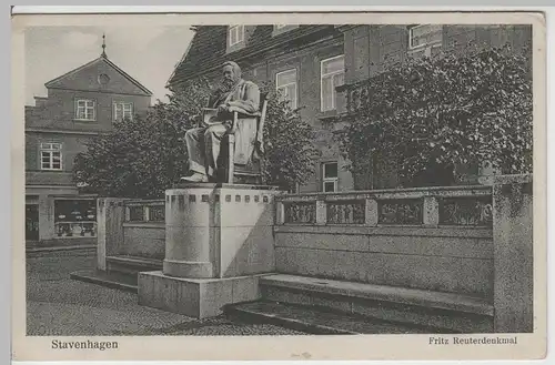 (63744) AK Stavenhagen, Fritz-Reuter-Denkmal, vor 1945