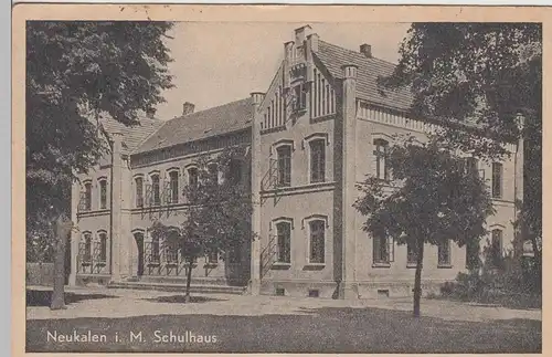 (108423) AK Neukalen, Schule 1944