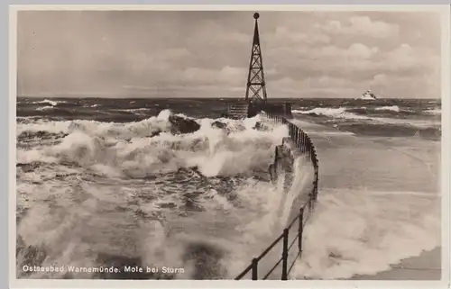 (106632) Foto AK Ostseebad Warnemünde, Mole bei Sturm, 1930er