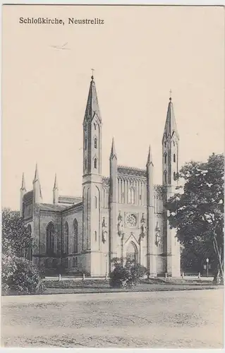 (103761) AK Neustrelitz, Meckl., Schlosskirche, vor 1945