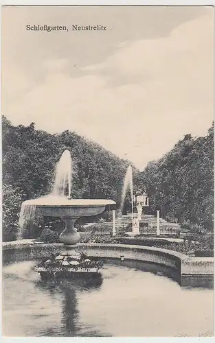 (103760) AK Neustrelitz, Meckl., Schlossgarten, vor 1945