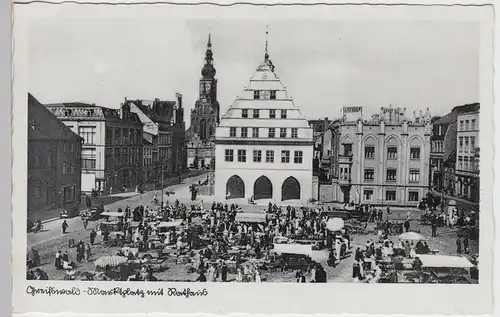 (103044) AK Greifswald, Marktplatz mit Rathaus, 1940er