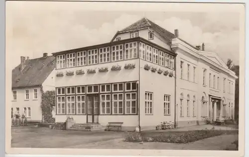 (101229) Foto AK Bad Sülze, altes Kurhaus mit Veranda 1957