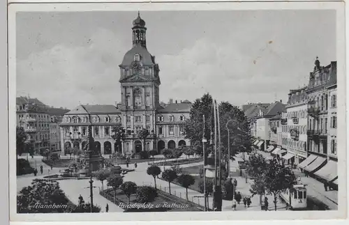 (104438) AK Mannheim, Paradeplatz und Rathaus, 1941