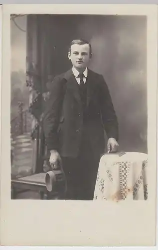 (37397) orig. Foto junger Mann, Kabinettfoto, vor 1945