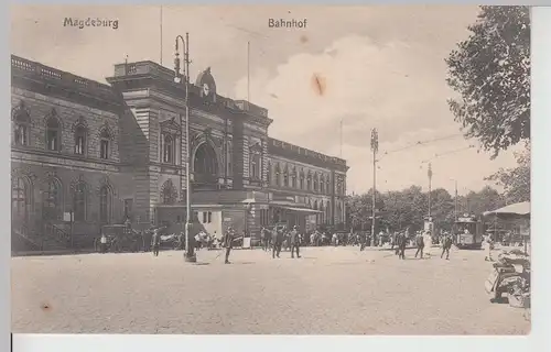 (113382) AK Magdeburg, Bahnhof, Straßenbahn, vor 1945