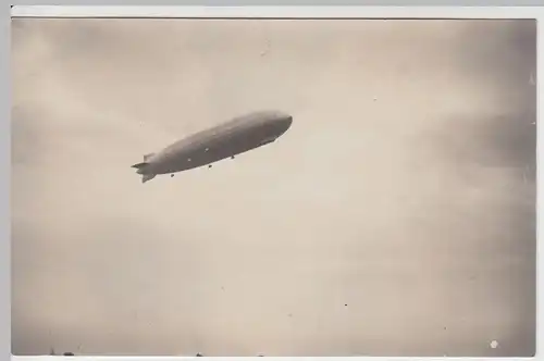 (60009) Foto AK Zeppelin LZ 127 in Fahrt, 1930er