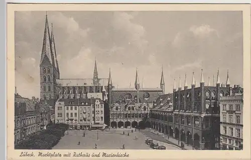 (89888) AK Lübeck, Marktplatz m. Rathaus u. Marienkirche, vor 1945