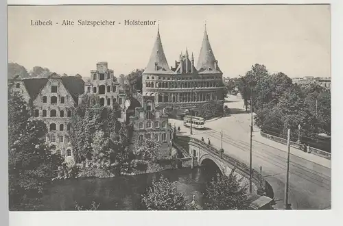 (81686) AK Lübeck, Alte Salzspeicher u. Holstentor, vor 1945