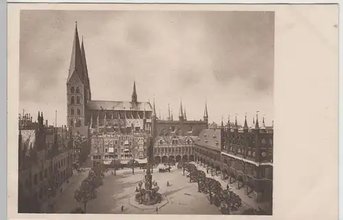 (74110) AK Lübeck, Marktplatz mit Rathaus und Marienkirche, vor 1945