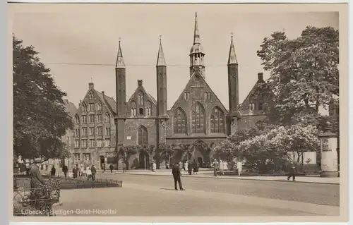 (45023) Foto AK Lübeck, Heiligen-Geist-Hospital
