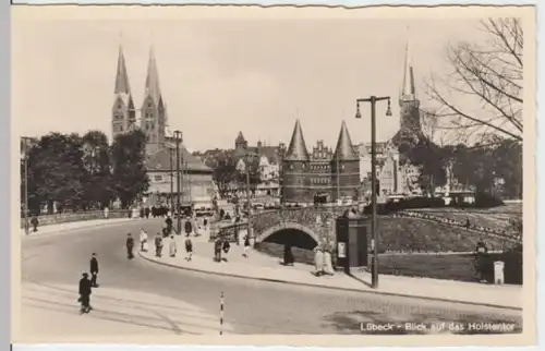 (2960) Foto AK Lübeck, Holstentor, vor 1945