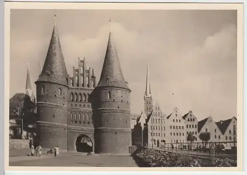 (27026) Foto AK Lübeck, Holstentor, vor 1945