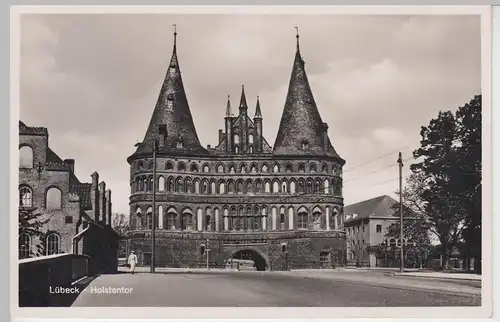 (101813) Foto AK Lübeck, Holstentor, 1941