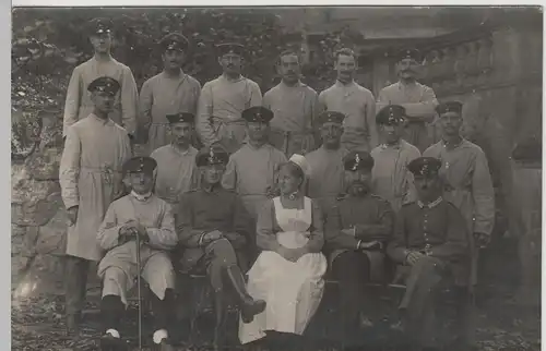 (83019) Foto AK 1.WK Soldaten, Gruppenbild mit Krankenschwester 1914-18