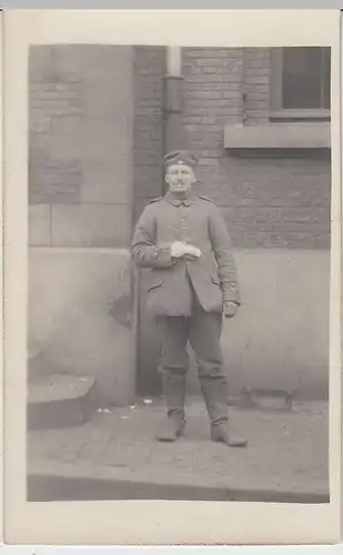 (40218) Foto AK Soldat 1.WK mit verwundeter Hand 1914-18