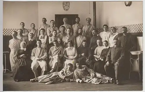 (40199) Foto AK Lazarett, Patienten und Schwestern 1910er