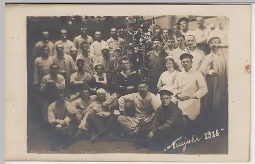 (36521) Foto AK 1.WK Marinesoldaten im Lazarett, Neujahr 1918