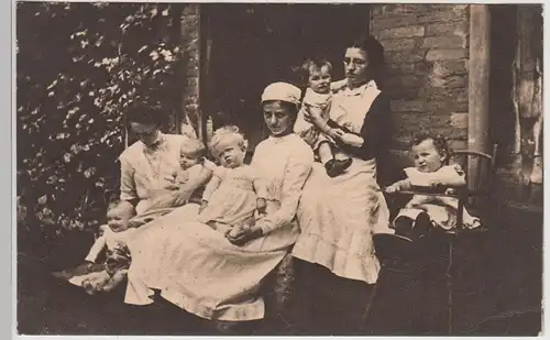 (115743) AK Krankenschwestern m. Kindern, RK Wohlfahrtskarte 1910er