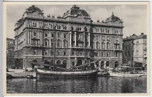 (11592) AK Fiume, Rijeka, Palazzo Adria, Boote, vor 1945