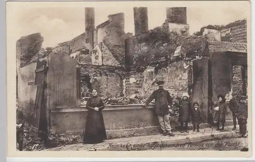 (88275) AK Ostpreussen, zerstörter Ort, Heimkehr einer Familie 1914-18