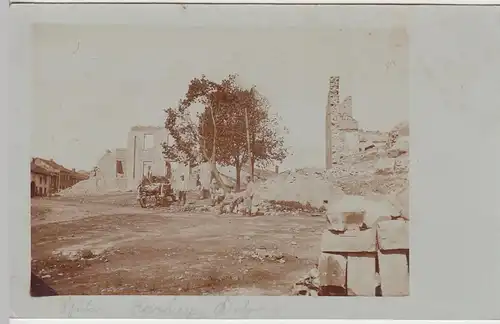 (85944) Foto AK Harbouey, 1. WK, zerstörter Ort, Schule, Kirche 1914-18