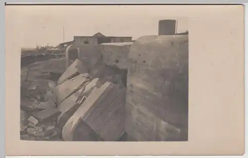 (50042) Foto AK 1.WK zerstörter Beton-Bunker, 1914-18