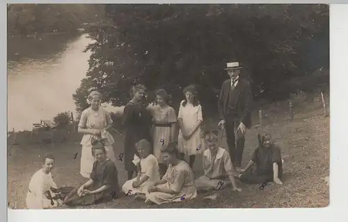 (81371) orig. Foto Rektorklasse in Husum, Mädchen mit Rektor, vor 1945