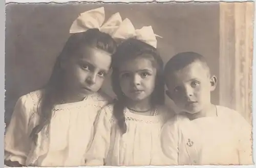 (52218) orig. Foto Kinder, Mädchen mit Schleifchen im Haar, vor 1945
