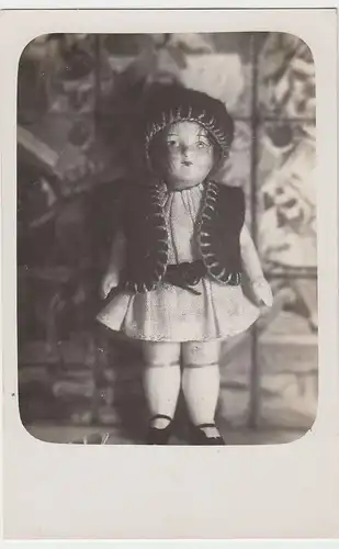(51085) orig. Foto kleine Puppe, um 1920
