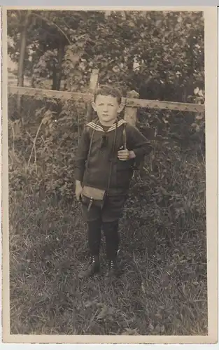 (46332) orig. Foto Junge mit Brottasche und Ranzen, vor 1945