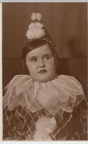 (43888) Foto AK Mädchen im Harlekinkostüm, erster Ball 1932