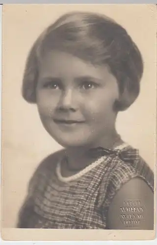 (41212) Foto AK Mädchen zum 5. Geburtstag, Wien am 30.08.1930