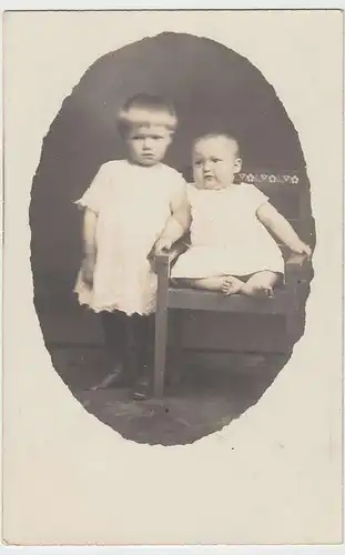 (36681) orig. Foto zwei kleine Kinder, Kabinettfoto, 1920er