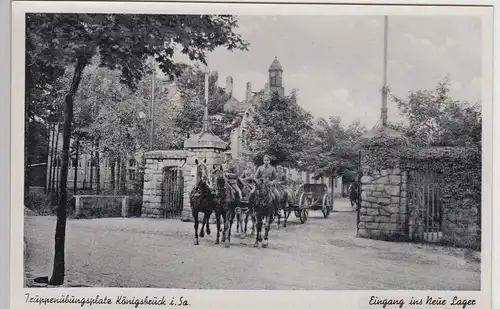 (108581) AK Truppenübungsplatz Königsbrück, Sachsen, Eingang, berittene Soldaten