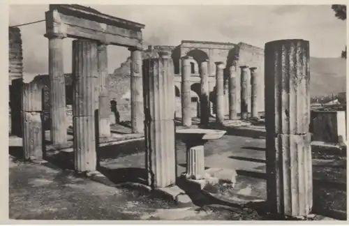 (424) Foto AK Pompeji, Dreieckiges Forum