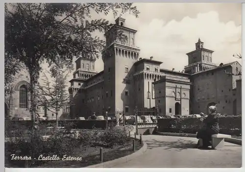 (106183) Foto AK Ferrara, Castello Estense, nach 1945