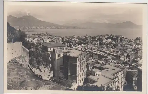 (105430) Foto AK Napoli, Panorama con il Vesuvio dal Vomero, vor 1945