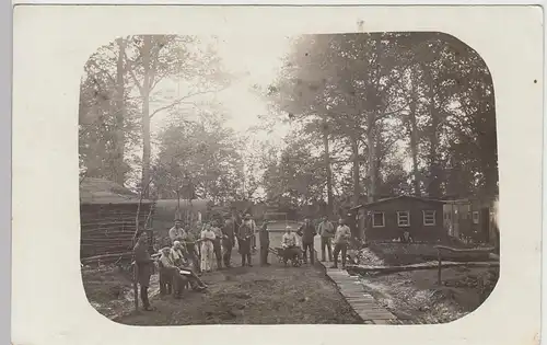 (85969) Foto AK 1. WK, Soldaten im Lager, Knüppelpfad 1918